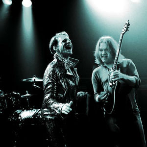حصريًا Van Halen: أخوان، وصوت واحد ساحق